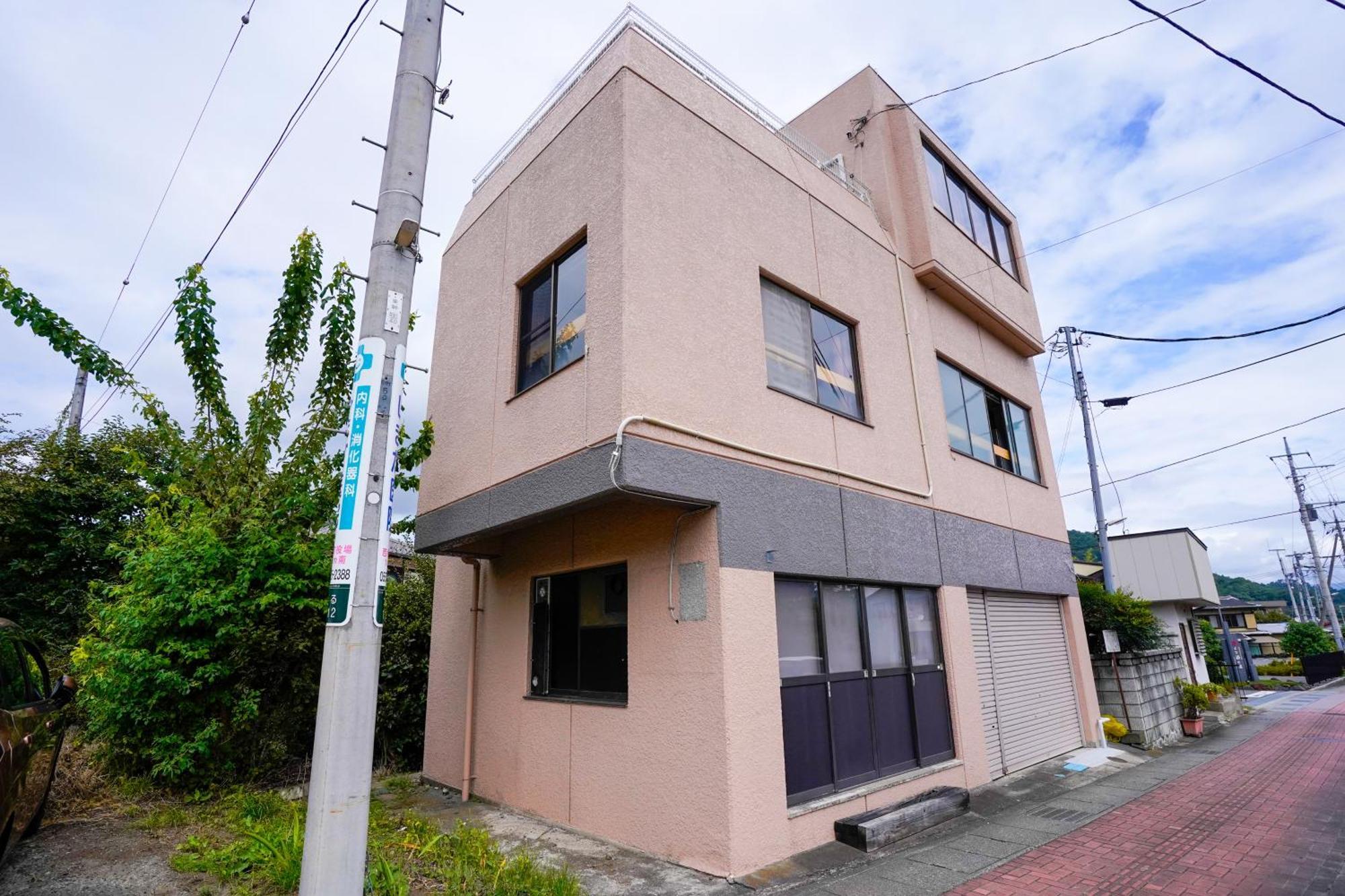 【寿家】3F建 スカイビューテラス付き！新装開店　より道の湯すぐ横 Villa Tsuru Esterno foto